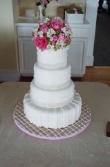 very simple cake with sugar flowers
