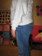 baggy jeans from the side