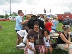 Here I am at an outdoor concert at the local fair with grandchildren and hubby.
280 lbs.