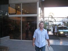 hubs in front of hotel