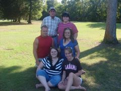 From back left to fron right : Dad, Mom, my brother Brandon, my sister Amanda, Me, my sister Kellie