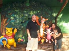 July 2009 1st Disney trip with our son around 270lbs
(like how im using my son to block my body lol)