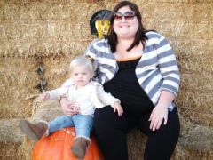 me & my daughter at the pumpkin patch
10292009