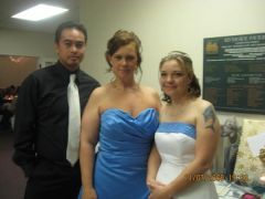 Me in the middle, my hubby to my left and my friend (the bride)
at 210lbs