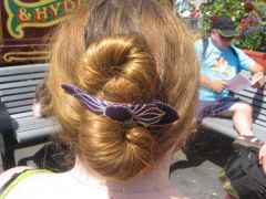 Ficcare hair clips and Figure-8 Buns!

(San Francisco, 2009)