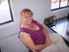 March 2008 --- I knew I was overweight but woww! Look at those arms! lol