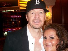 yep...that's me w/Donnie Wahlberg! Never would have had the balls to take a pic w/him before surgery...