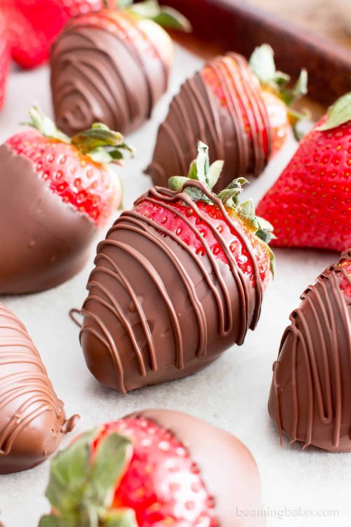 How-to-Make-Chocolate-Dipped-Strawberries-Recipe-Vegan-Paleo-2-Ingredient-Gluten-Free-Dairy-Free-2.5.thumb.jpg.2a9836e0d56c378ed54ffbcf21f4b212.jpg